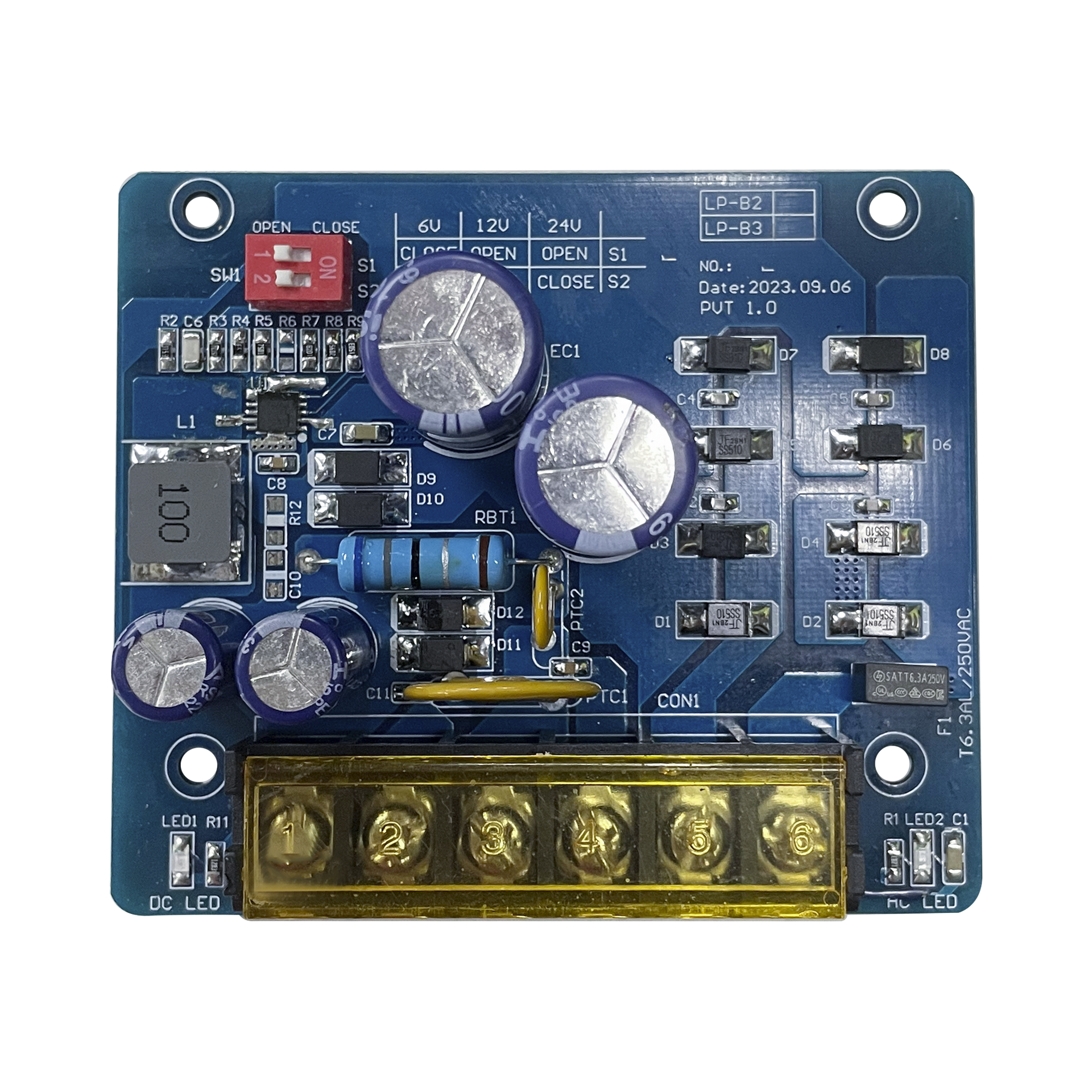 6 o 12 o 24 Vcc @ 1.5 A / Fuente tipo tarjeta/ 1 salida / requiere transformador de entrada  / capacidad de baterÃ­as / baterÃ­as no incluidas.