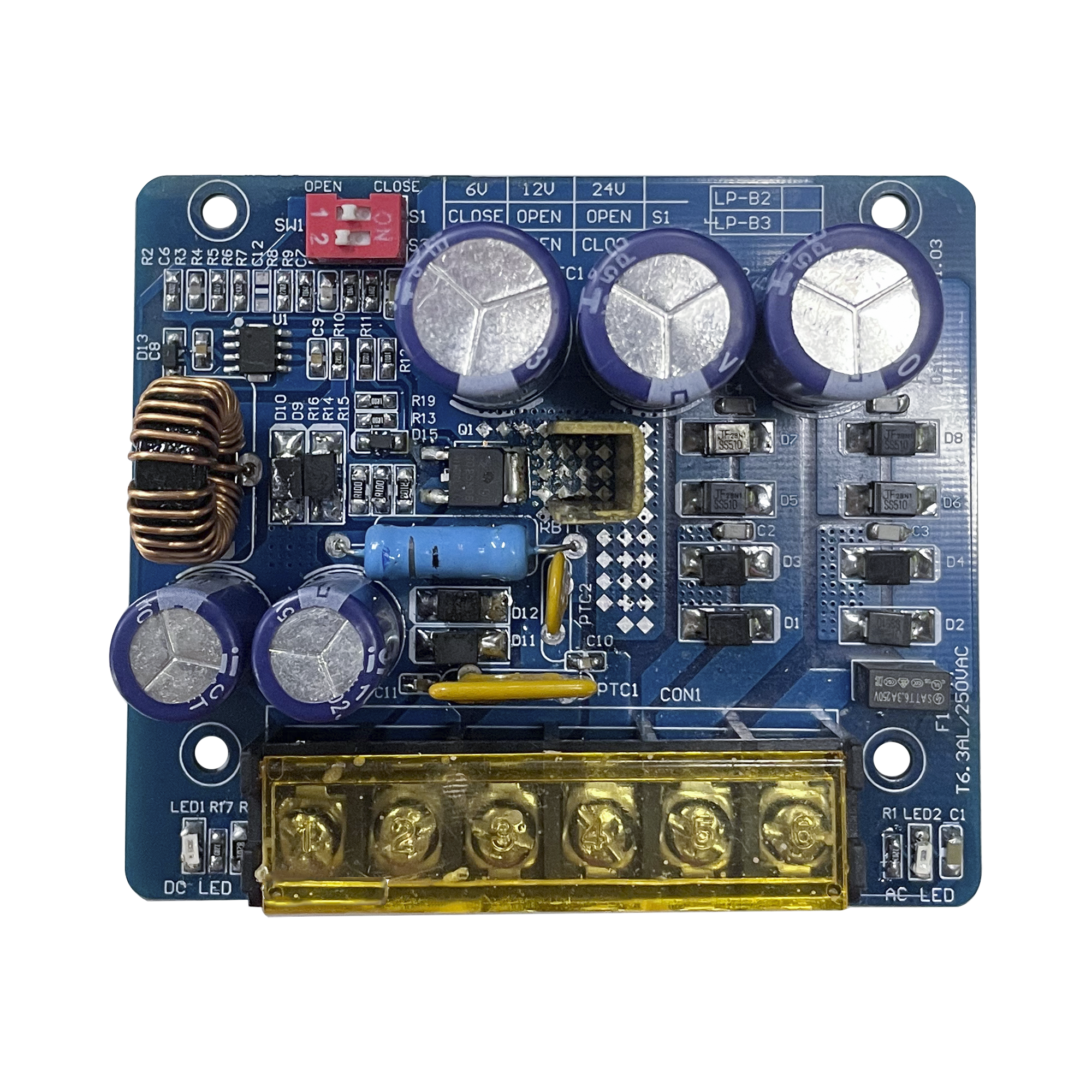 6 o 12  o 24 Vcc @ 4 A / Fuente tipo tarjeta/ 1 salida / requiere transformador de entrada  / capacidad de baterÃ­as / baterÃ­as no incluidas.